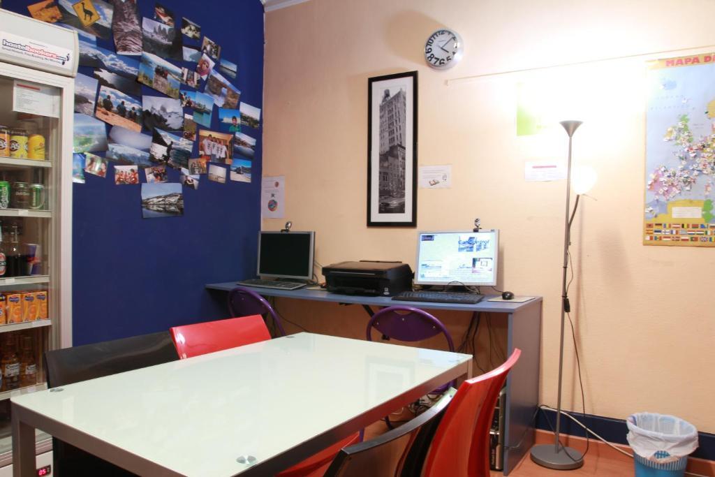 Hostel Hemingway Pamplona Exteriör bild